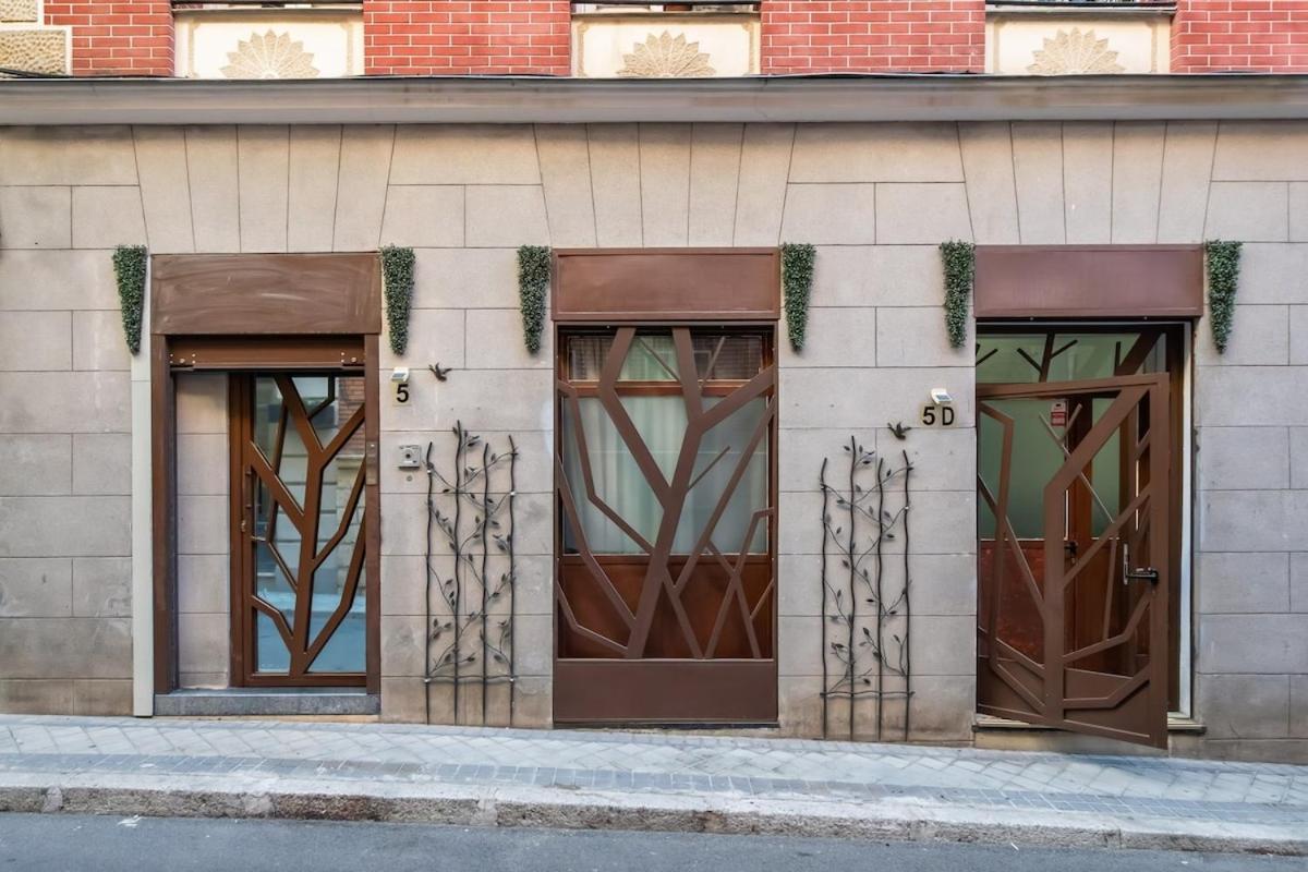 Modern Near Gran Via And Key Places - Reloj I Madrid